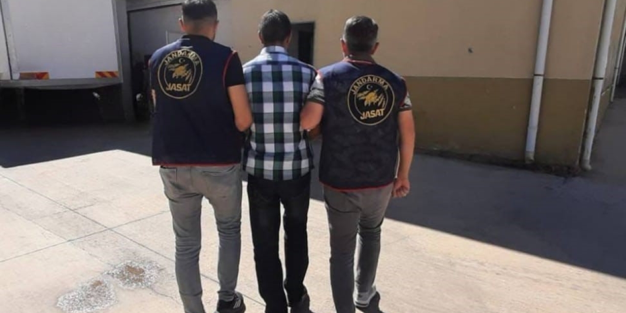 Uyuşturucu Ve Yağma Suçlarından Cezası Bulunan Firariyi Jandarma Yakaladı