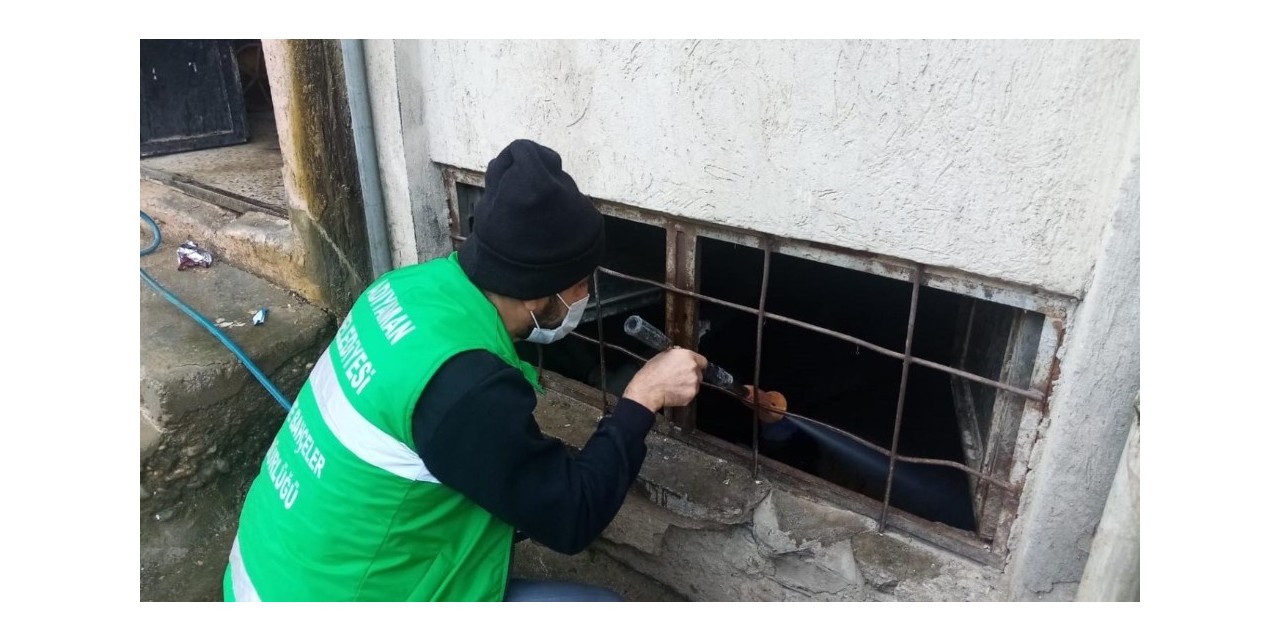 İlaçlama Ekipleri Haşereyle Mücadeleye Devam Ediyor