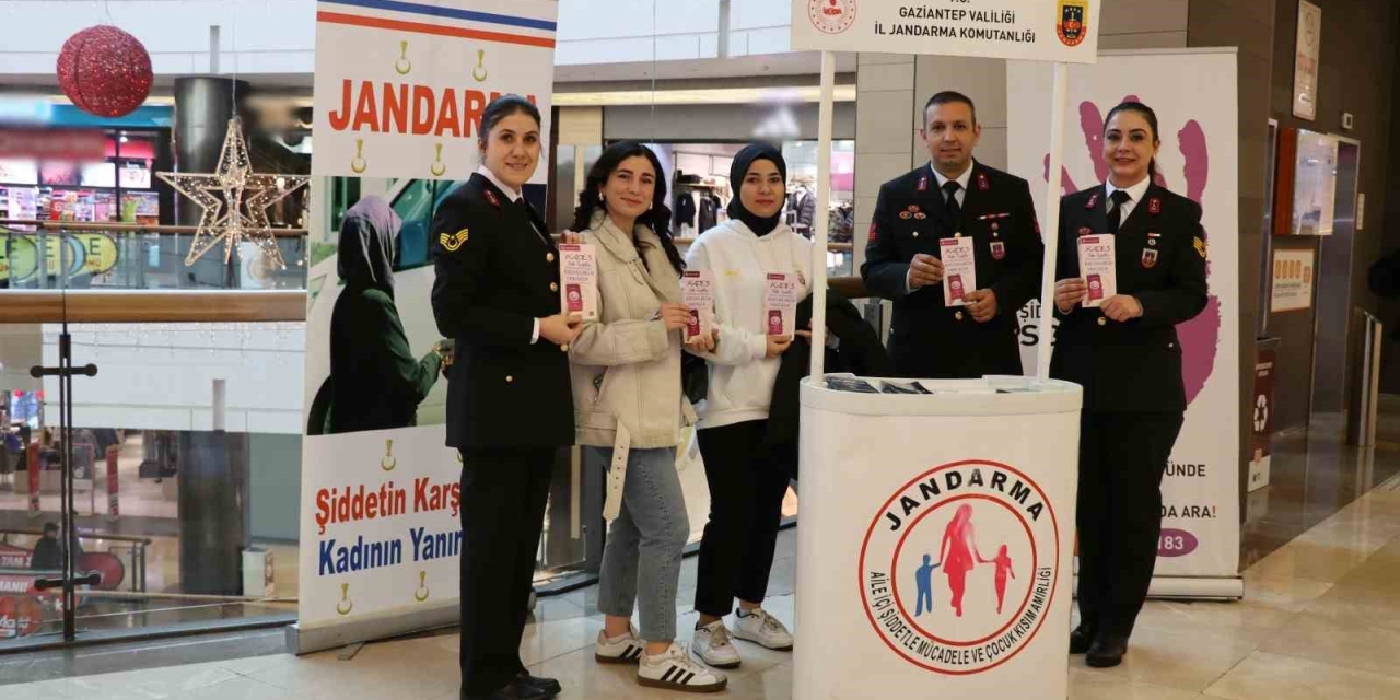 Jandarma, Kadına Yönelik Şiddetle Mücadelenin Anlatıldığı Stant Açtı