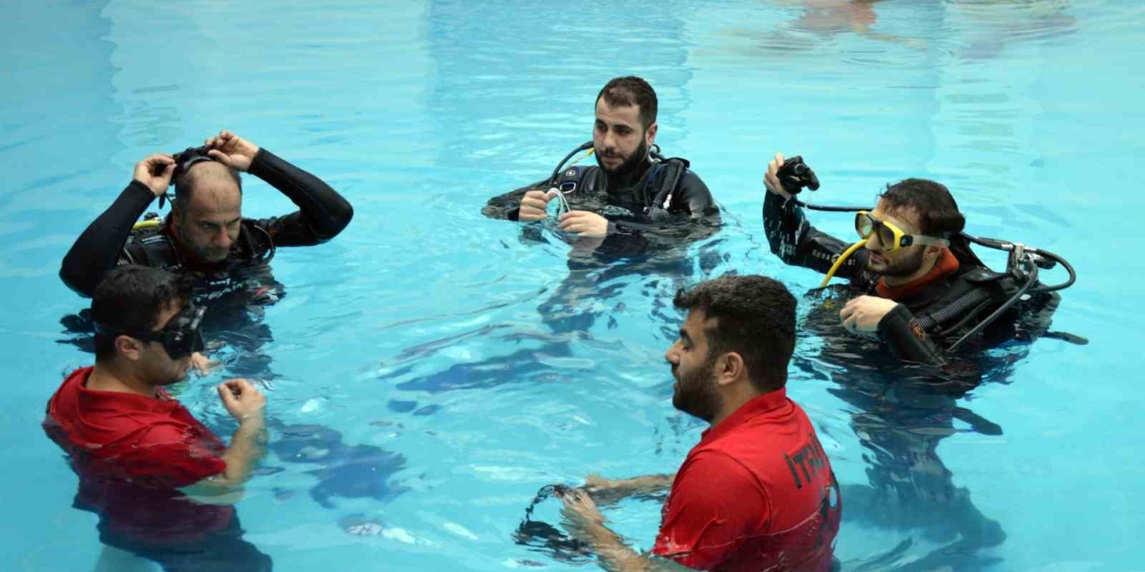 Diyarbakır’da İtfaiye Erlerinden Su Altında Hazırlık Eğitimi