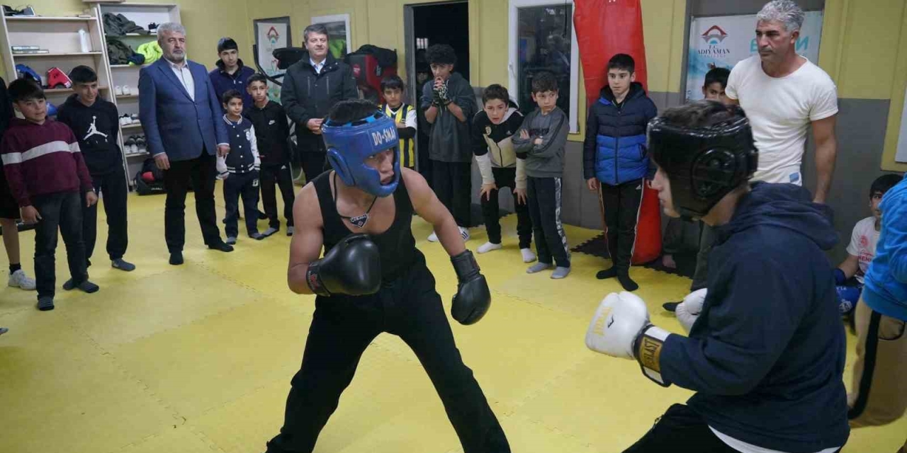 Başkan Tutdere, Spora Gönül Veren Gençlerin Yanında Olduklarını Söyledi