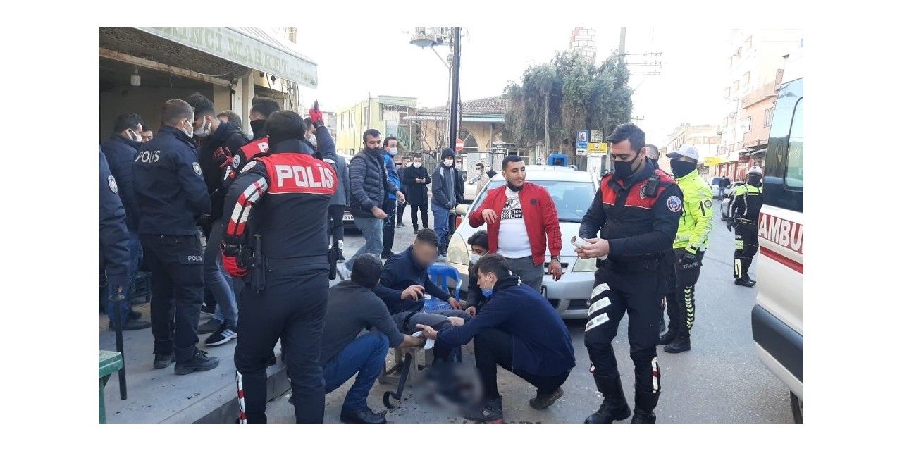 Arkadaşlar Arasındaki Şakalaşma Bıçaklı Kavgaya Dönüştü: 1 Yaralı