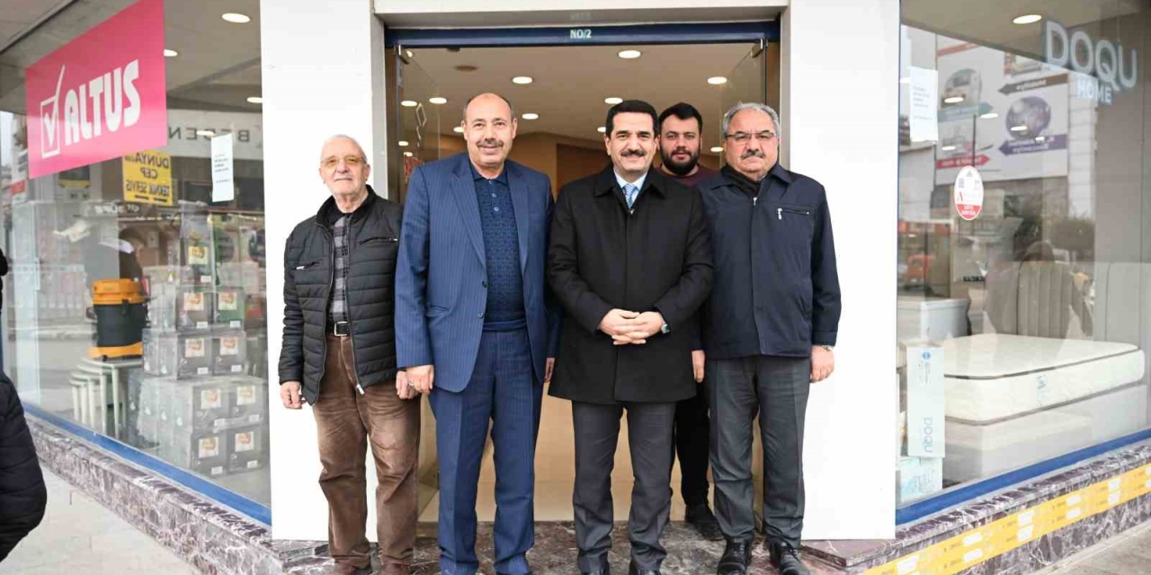 Taşkın İnönü Caddesi Esnafı İle Bir Araya Geldi