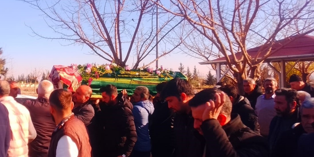 İstanbul’da Cesedi Otomobil Bagajında Bulunan Kadın Şanlıurfa’da Defnedildi