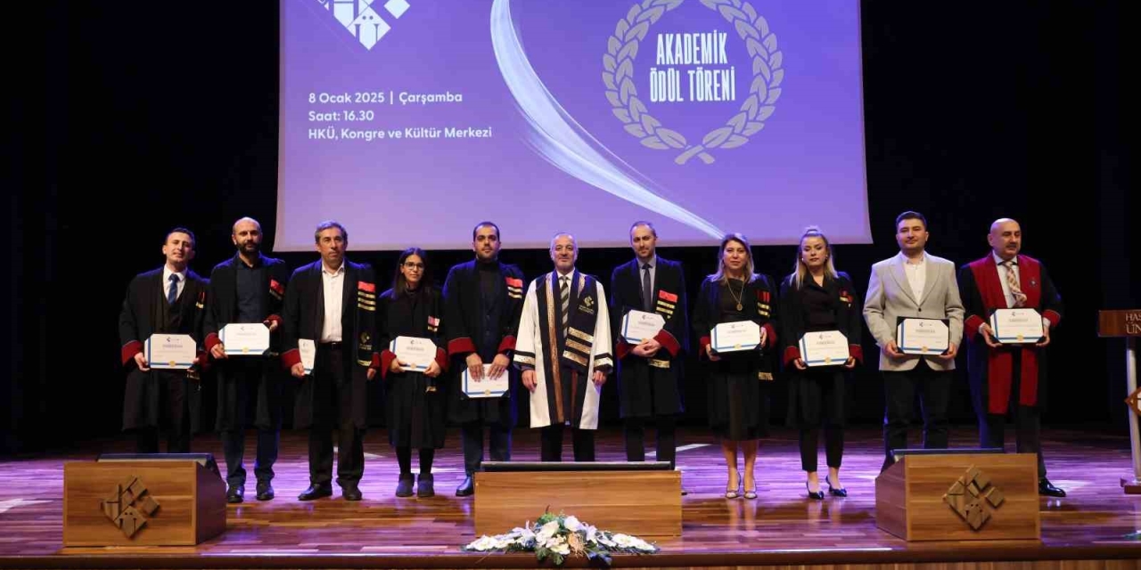 Hkü’de “akademik Ödül Töreni” Gerçekleştirildi