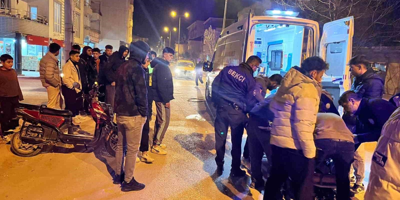 Elektrikli Bisiklet Devrildi: 1 Ağır Yaralı