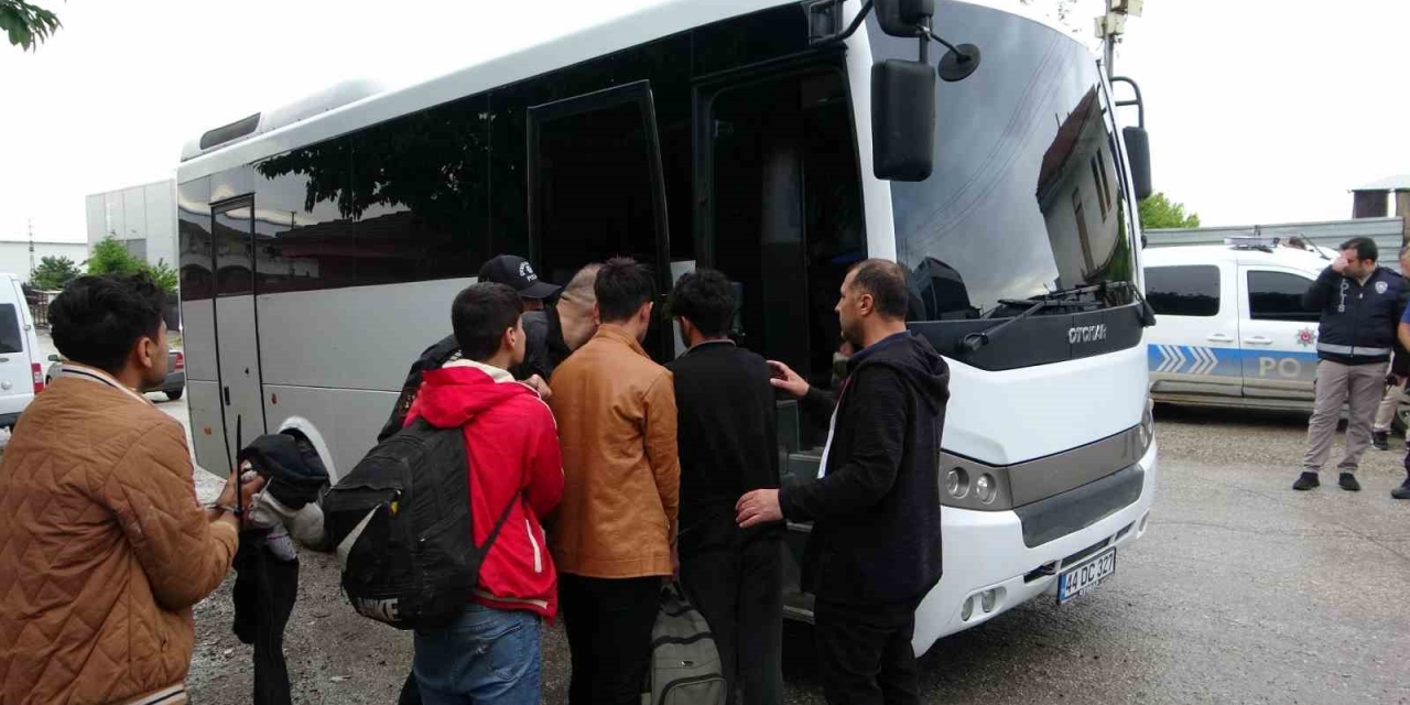 Malatya’da Vize İhlali Yapan 3 Göçmen Yakalandı