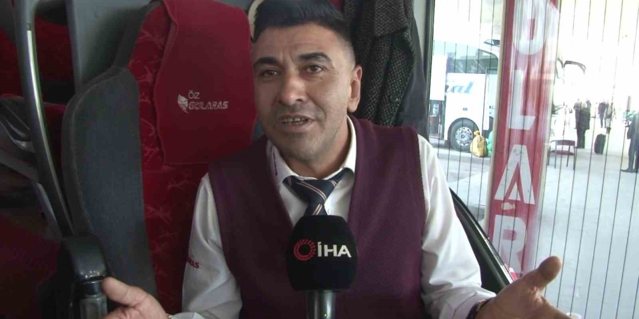 Şehirlerarası Yolcu Otobüsünde Kek Ve Çayın Yerini Çiğköfte Aldı