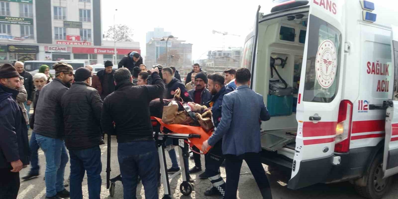 Beton Mikserinin Çarptığı Kadın Yaralandı