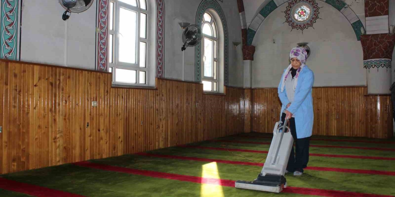 Şehitkamil’de Camilerde Temizlik Seferberliği