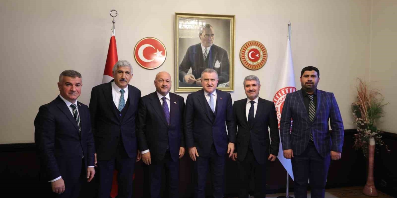 Milletvekili Kurt Ve Belediye Başkanları, Bakan Bak İle Görüştü