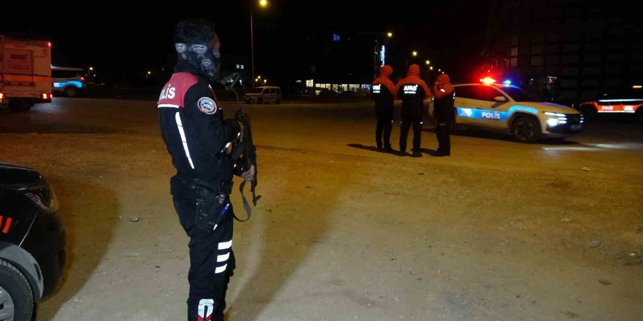 Canlı Bomba İhbarı Ekipleri Alarma Geçirdi