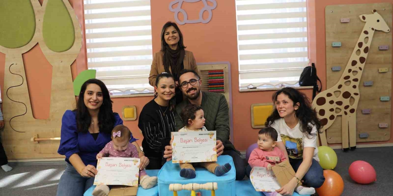 Gaziantep Bebek Kütüphanesi Emekleme Yarışması Renkli Görüntülerle Yapıldı