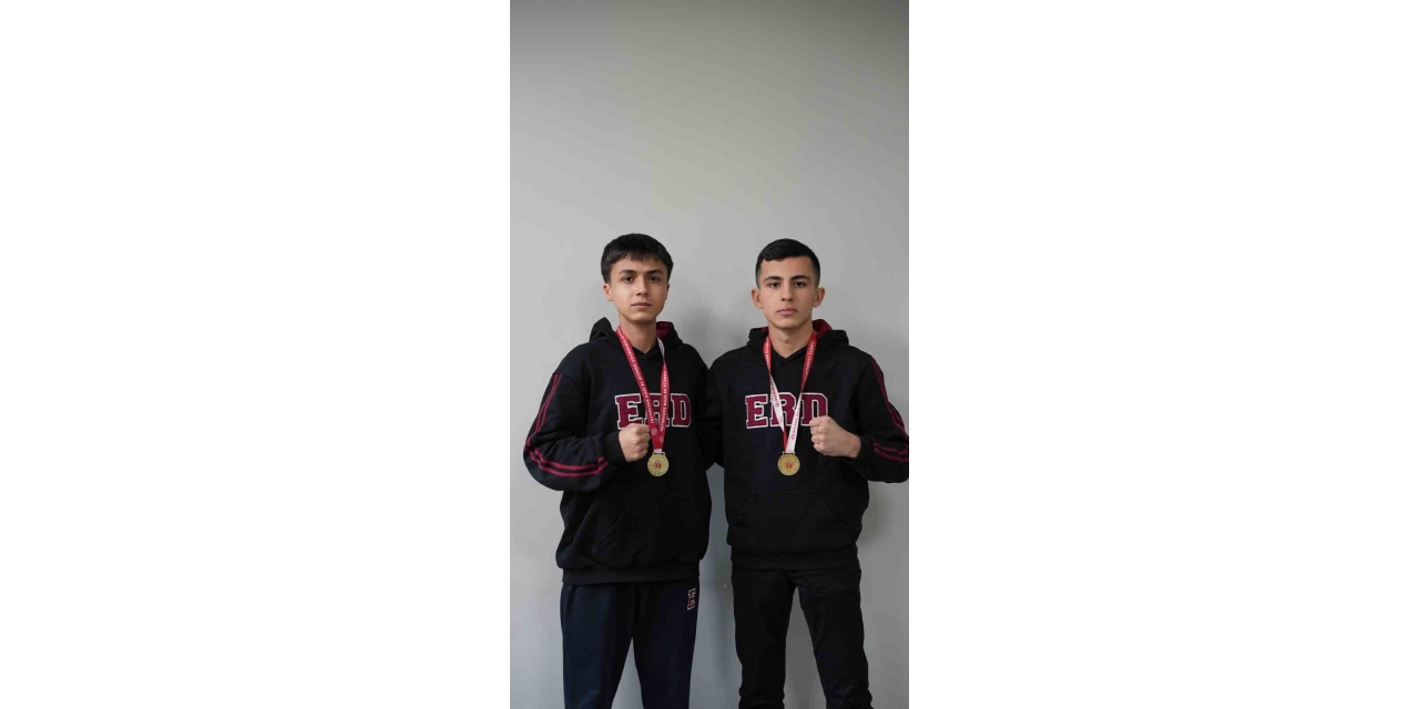 Erdem Koleji’nden Kickboksta Çifte Şampiyonluk