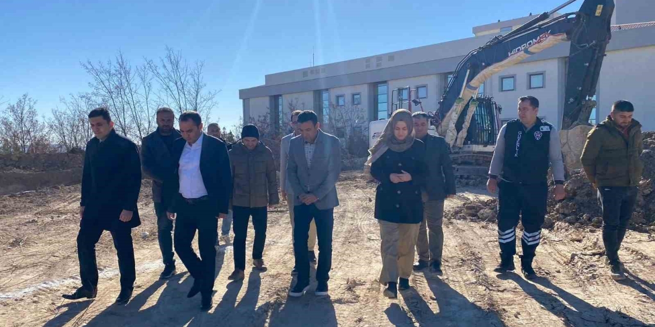 Besni Devlet Hastanesi Ek Bina İnşaatında İnceleme