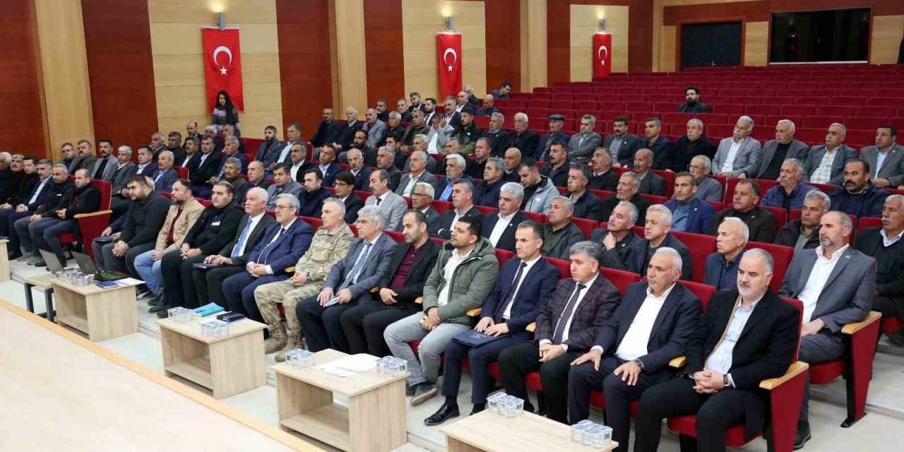 Muhtarlarla Toplantı Düzenlendi