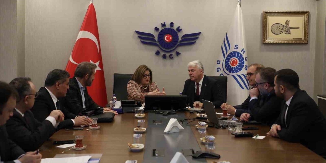 Şahin, Gazi Kentin Yeni Projeleri İçin Görüşmeler Yaptı