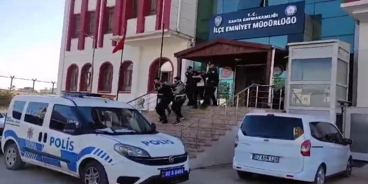 Kahta'da Silah ve Kumar Operasyonu: 24 Gözaltı