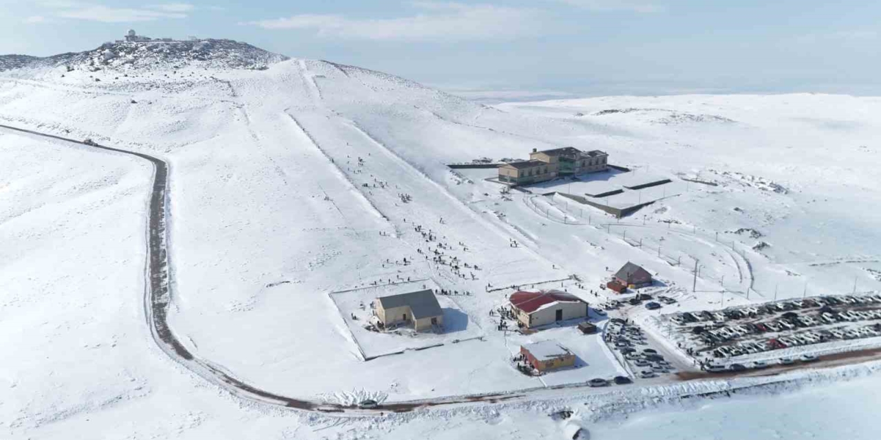 Karacadağ Kayak Merkezi Sezonu Açtı