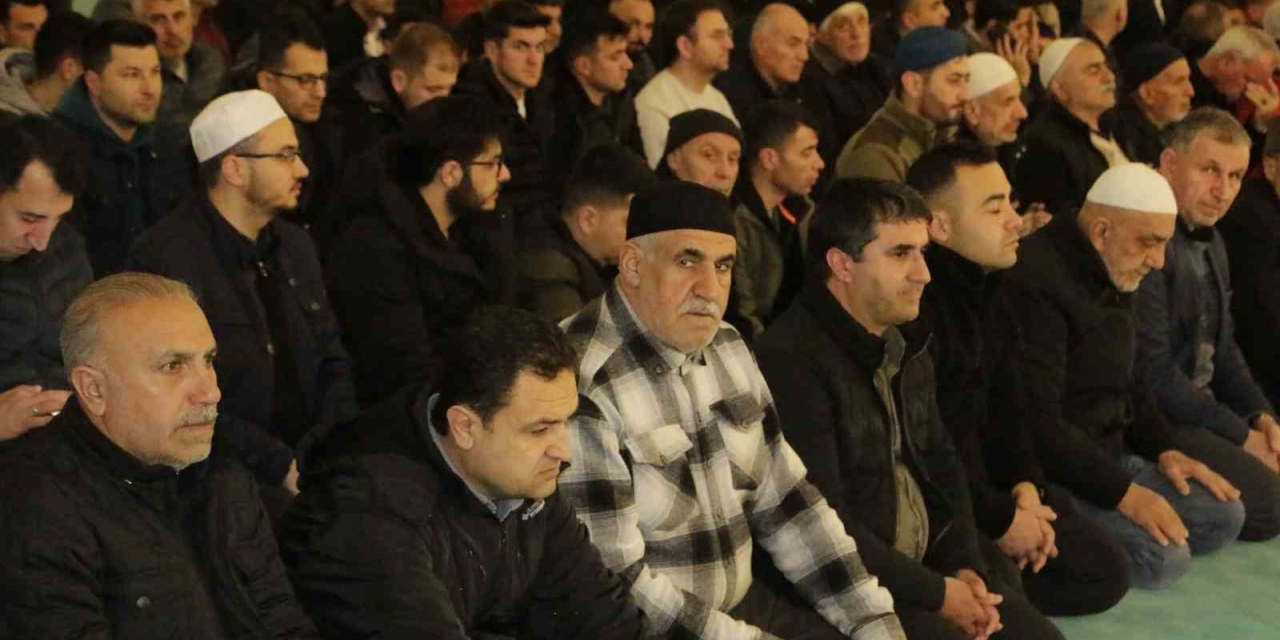 Diyarbakır’da Berat Kandili İdrak Edildi
