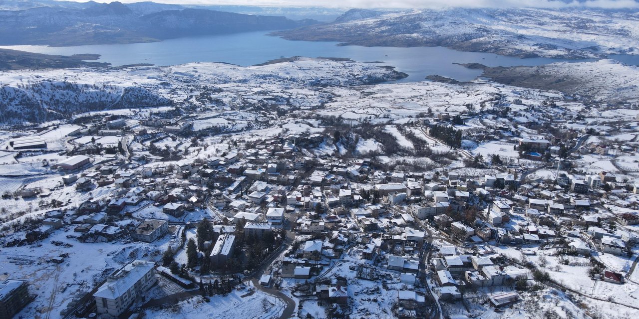 Gerger’de Kar Yağışı Sonrası Kartpostallık Görüntüler