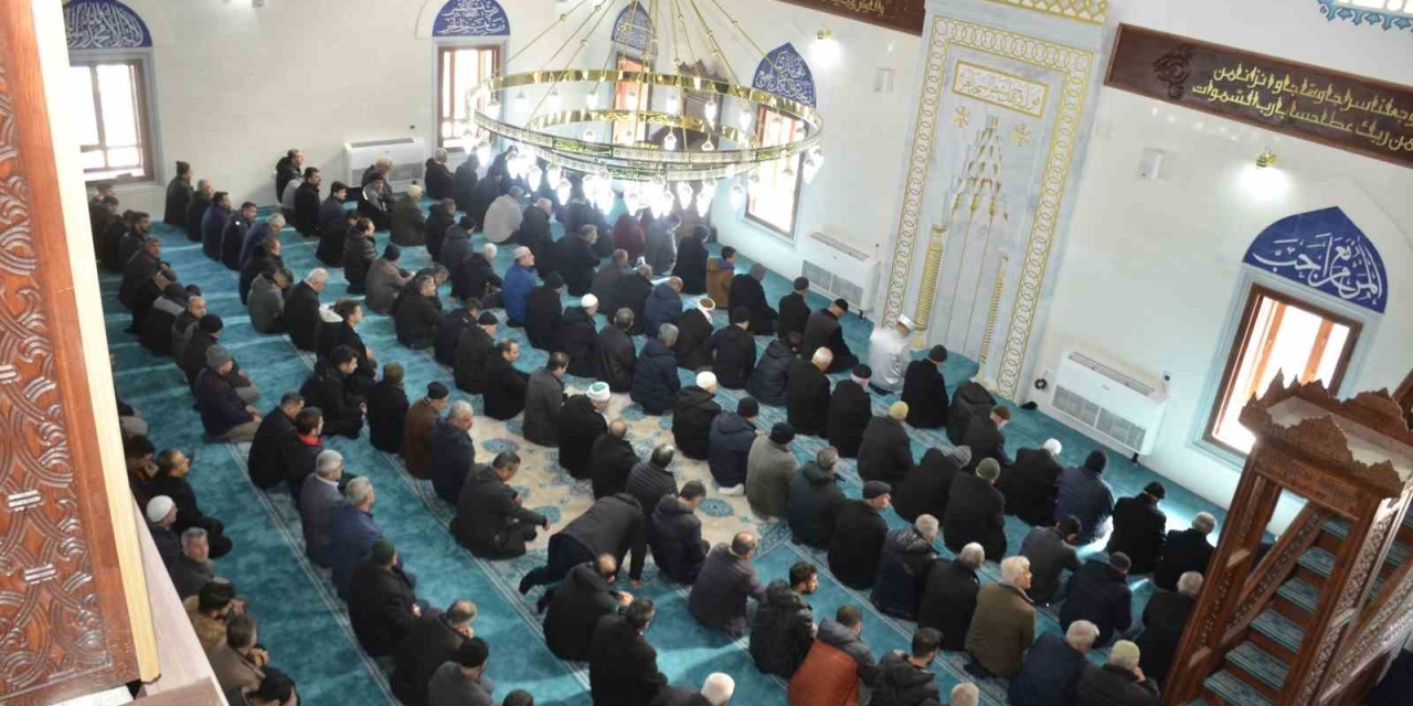 Besni’de Necip Öztürk Camii İbadete Açıldı