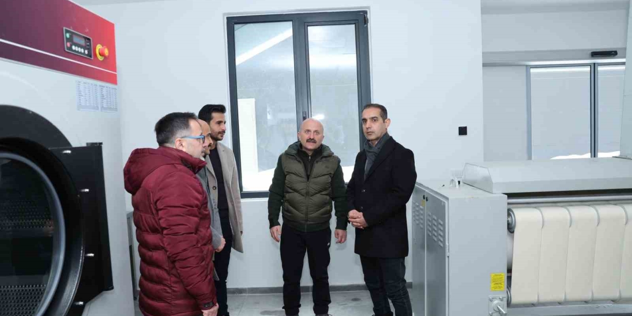 Vali Varol, Çelikhan Devlet Hastanesi İnşaatını İnceledi
