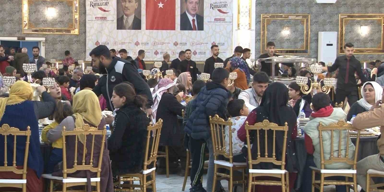 Her Gün Farklı Bir Mahallede Bin 600 Kişiye İftar Yemeği