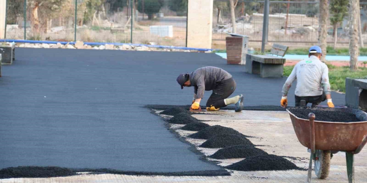 Eyyübiye Millet Bahçesinde Bakım Ve Onarım Çalışması