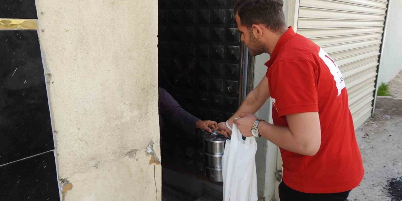 Türk Kızılay Gaziantep Şubesi’nden 9 Bin 200 Kişiye Sıcak Yemek