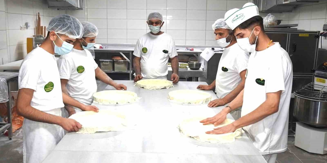 Gaziantep Baklavasında Ramazan Bayramı Mesaisi Başladı
