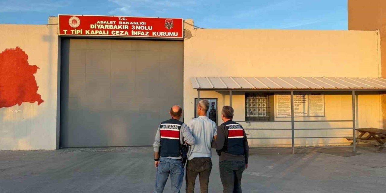 Diyarbakır’da Cinayet Ve Uyuşturucu Suçlarından Aranan 4 Zanlı Yakalandı