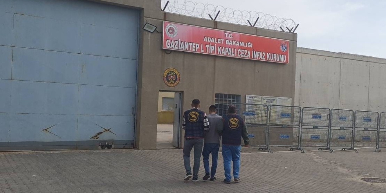 21 Yıl Kesinleşmiş Hapis Cezası Bulunan Firari Şahıs Yakalandı