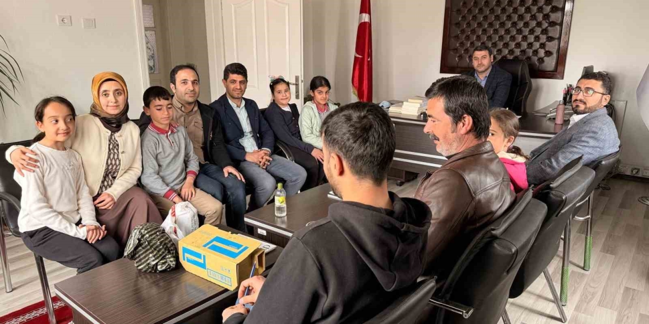 Sincikli Öğrenciler Harçlıklarını Filistin’e Gönderdi