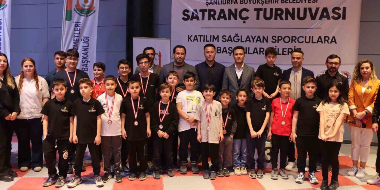 Şanlıurfa’da 23 Nisan Satranç Turnuvası Final Ve Ödül Töreniyle Sona Erdi