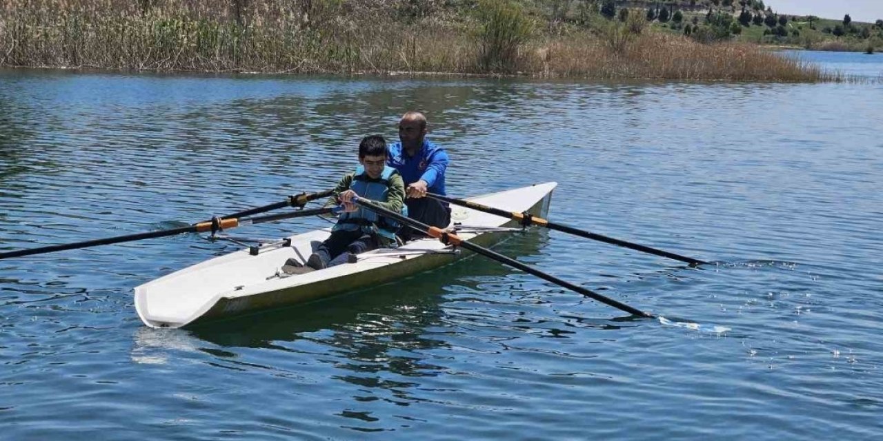 Otizmli Çocuklar Kürek Sporu İle Tanıştı