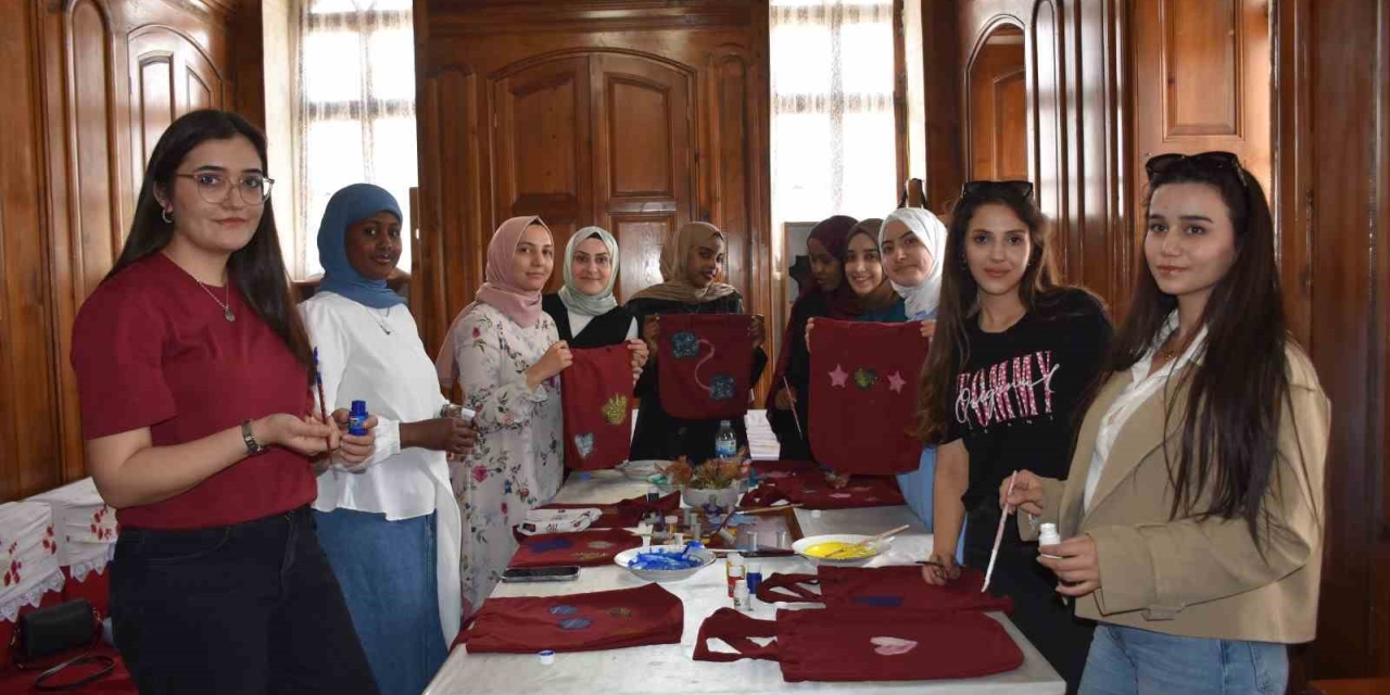 Yabancı Öğrencilerle Renkli Workshop Etkinliği