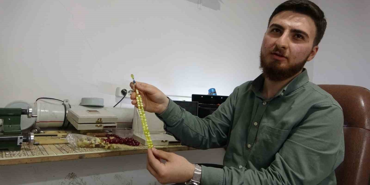 Usta Ellerin Ürettiği "tespihler" 10 İla 15 Bin Tl Arasında Alıcı Bulabiliyor