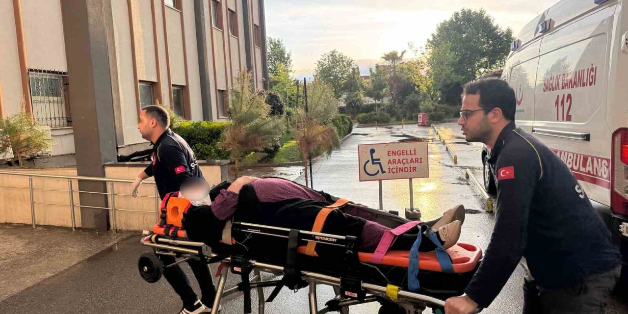 Adıyaman’da Otomobil Şarampole Savruldu: 4 Yaralı