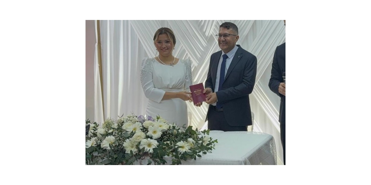 Depremde Ailelerini Kaybeden 2 Öğretmen, İkinci Bahara ’evet’ Dedi