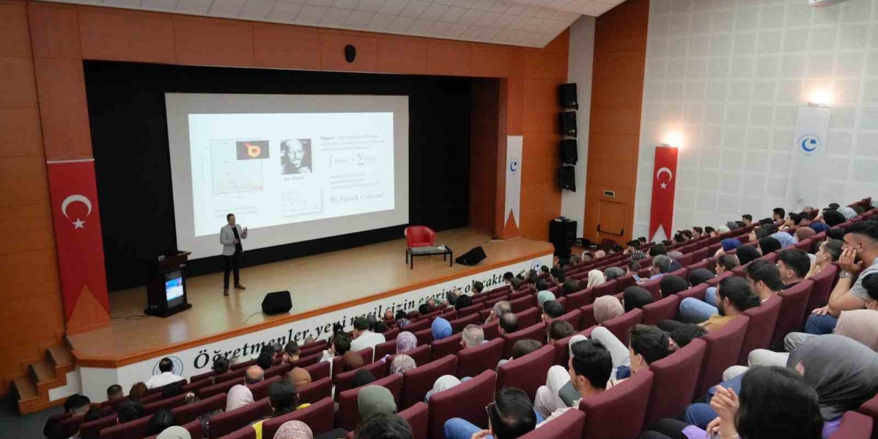 "kuantum Çağına Doğru" Başlıklı Konferans Düzenlendi