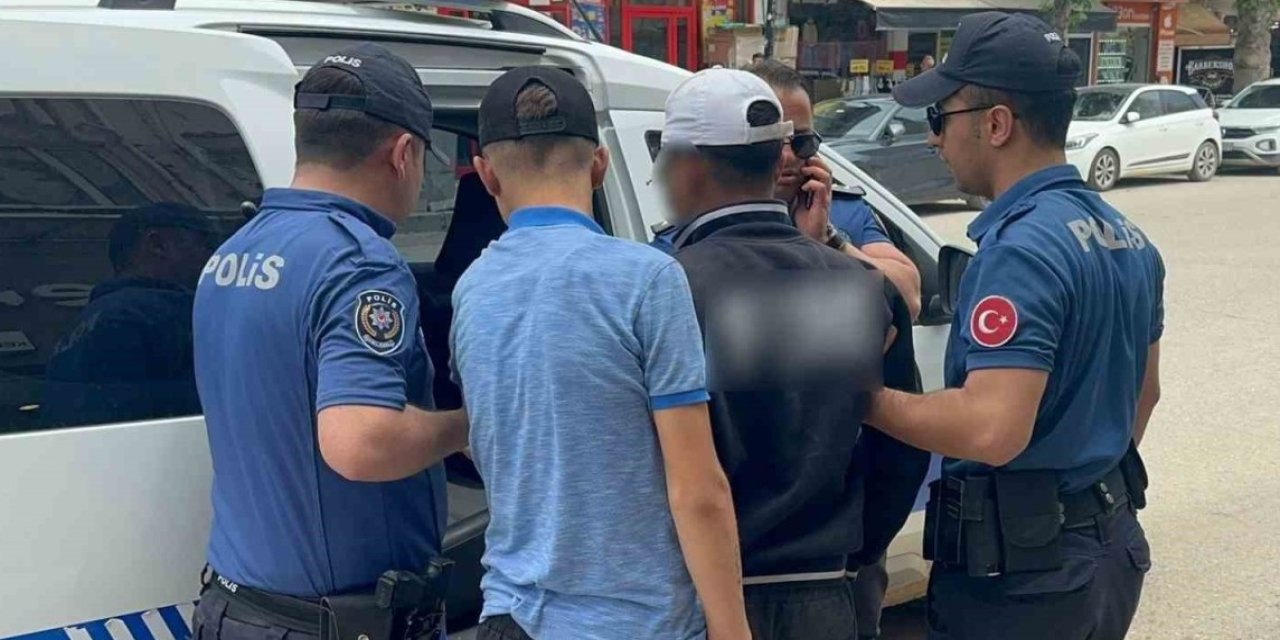 Yaşından Büyük Sabıkası Var