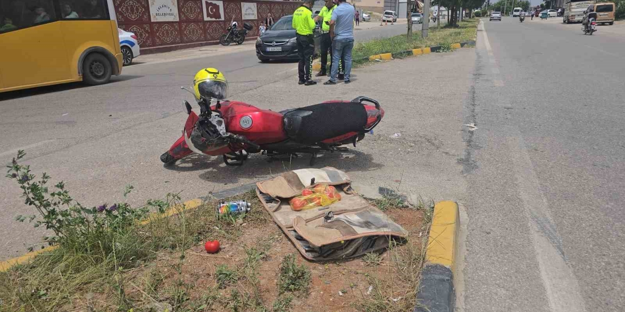 Gaziantep’te Otomobil İle Çarpışan Motosikletin Sürücüsü Yaralandı