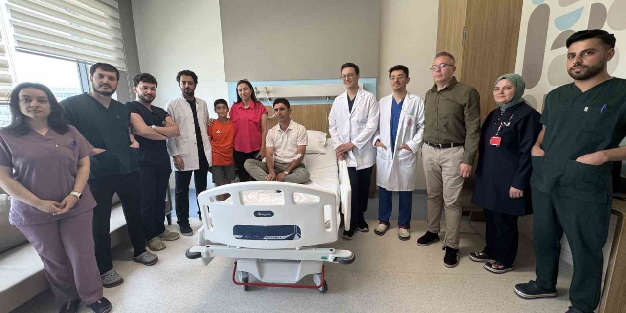 Kopan Kulak Memesi Süpermikrocerrahi İle Yerine Dikildi