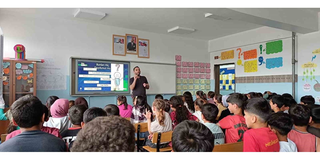 Dicle’de Ortaokul Öğrencileriyle Bilim Söyleşisi Gerçekleştirildi