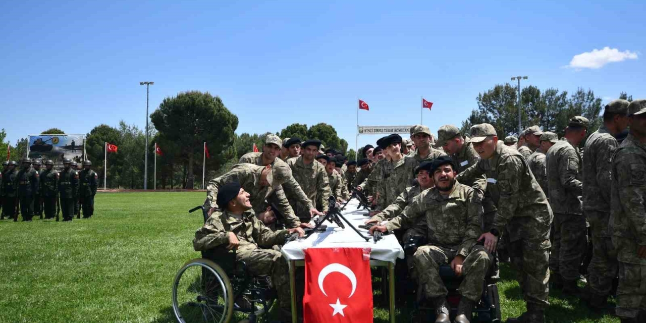 Gaziantep’te 95 Özel İhtiyaçlı Genç Bir Günlüğüne Asker Oldu