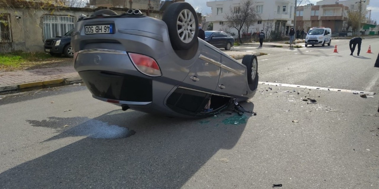 Otomobilin Takla Atma Anı Kameralara Yansıdı
