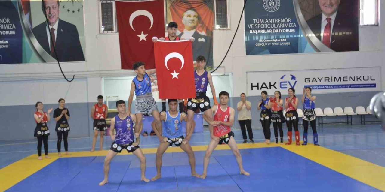 Besni’de 19 Mayıs Coşkusu