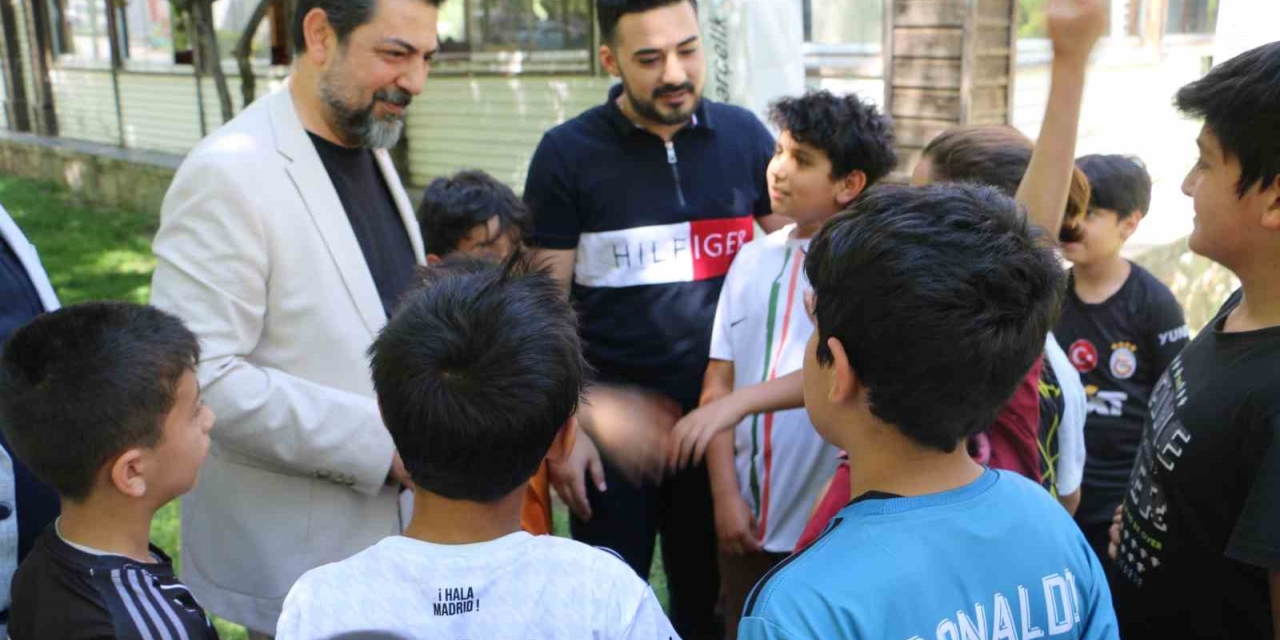 Birçok İlden Büyük Bağlar İlçesinin Sorunları Yerinde Dinlenip Çalışmalar Yapılıyor