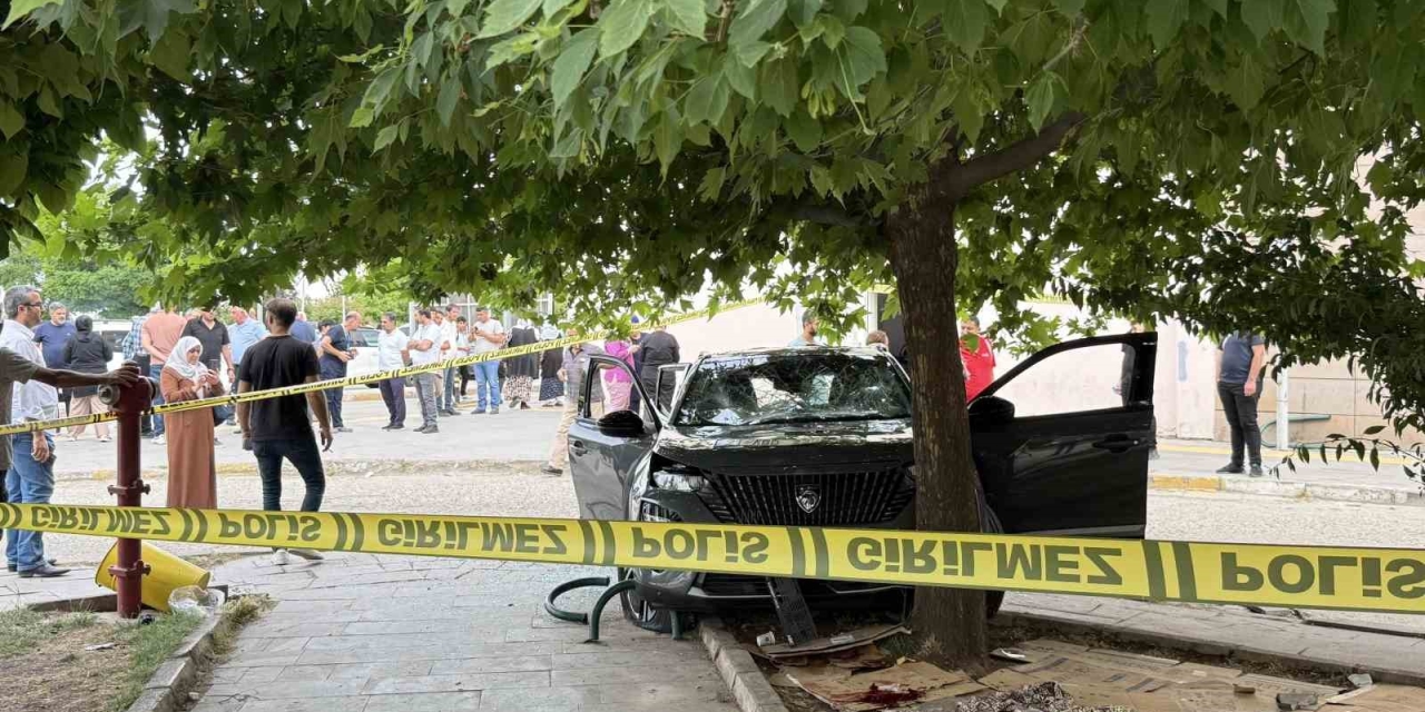 Hastane Bahçesinde Fren Yerine Gaza Basıldı: 1 Ölü, 1 Yaralı